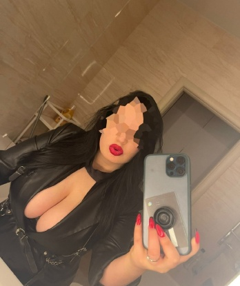 Волшебная отражение 🪞в моих глазах, мягкие дотронутся 👄 к твоей душе и останутся там. Моя жизнерадостность и чувственность 💃 станут для тебя настоящим откровением.
Воплощение желаний и сокровенных фантазий ждет тебя уютных апартаментах в Москве. Фото моего прекрасного тела 📷 дарит представление о безупречности и красоте, которые ты сможешь ощутить своими руками.
Обаяние и интеллект, в сочетании с отличным обслуживанием, позволят тебе окунуться в уникальный мир блаженства. Отзывы моих довольных клиентов 💌 подтверждают тот факт, что я умею доставлять удовольствие, как никто другой. Не упускай свой шанс на особые моменты нашей встречи. Жду тебя в Москве, чтобы подарить незабываемые моменты счастья и наслаждения. 💋 Анна