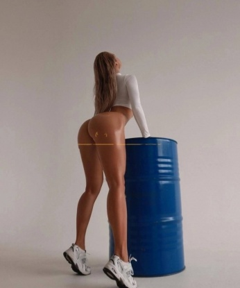 У меня есть все, чтобы ты смог отдохнуть и насладиться моей компанией. 💋 У меня широкий список услуг, которые я с удовольствием предоставлю тебе. Давай проведем вместе время, которое ты никогда не забудешь. 😏 Мои фото подтверждают, что я реальная и очень привлекательная девушка. ✨ Я получаю множество положительных отзывов от моих клиентов - они говорят, что я умело создаю атмосферу, в которой они чувствуют себя особенными. 🔥 Жду твоего звонка! 💕 Анна